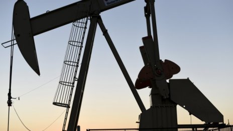 Броят на работещите нефтени платформи в САЩ падна до 5-годишно дъно