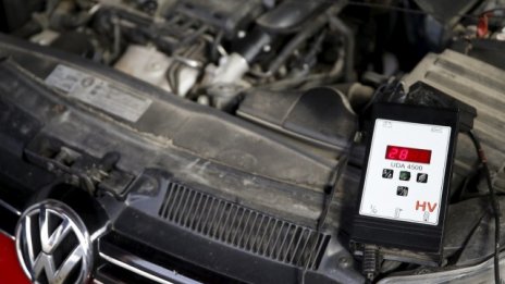 Проверки на всички автопроизводители започват във Франция 