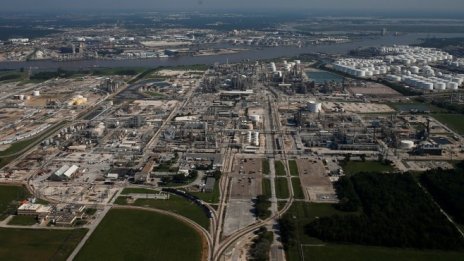 Ефектът от урагана Харви се отразява в данните за индустриалното производство в САЩ