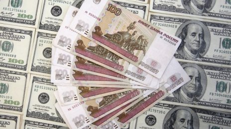 Русия се надява да избегне кризата със силната рубла и задържане на инфлацията