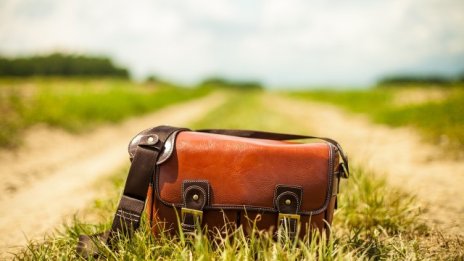 В епицентъра на масова разпродажба на чанти