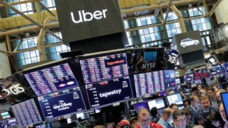 Търговията с акции на Uber започва колебливо