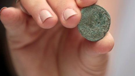 Открита е късноантична гробница със стенописи в София