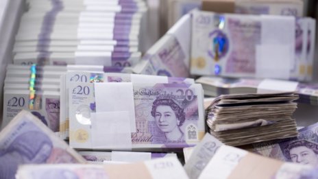 Фискални предизвикателства дебнат Великобритания