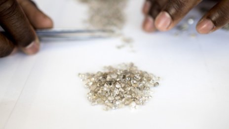 De Beers увеличи цените на диамантите с най-много от години