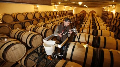 Българите харчат по около 1,6% от доходите си за алкохол