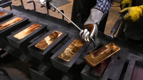 Златото се готви за най-голямото си годишно поскъпване от десетилетие