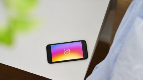 Facebook започва интеграцията на чат услугите си