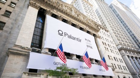Palantir стартира успешно на борсата, но купонът е измамен 
