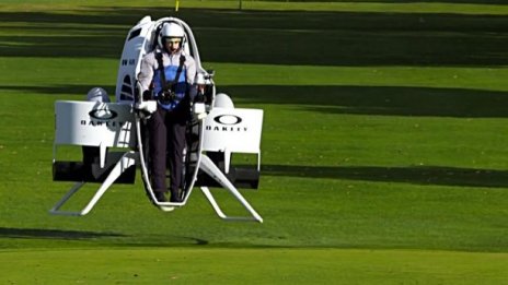 Направиха летяща количка за голф 