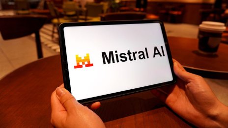 Mistral AI придобива австрийски стартъп за изкуствен интелект в областта на физиката