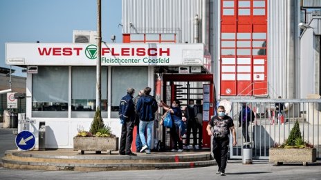 Кланици с български работници са новите огнища на коронавируса в Германия