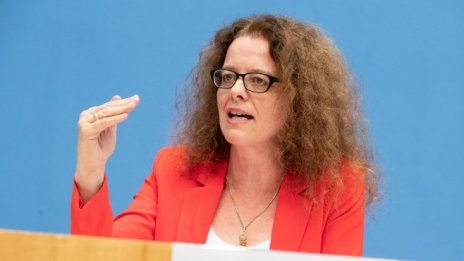 ЕЦБ ще продължи да купува облигации, твърди германски централен банкер