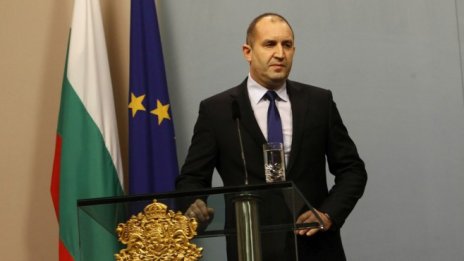 Румен Радев: Равноотдалечен съм от всички партии