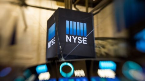 Нюансите на зеленото оцветяват Wall Street в очакване на решението на Фед*