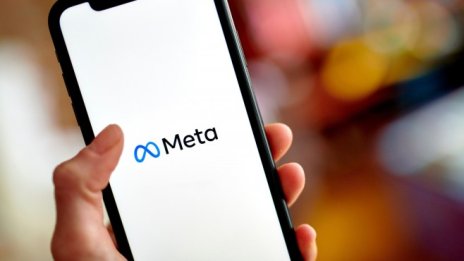 Meta отчете първия спад на приходите в борсовата си история 