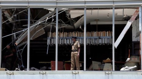 Властите в Шри Ланка задържаха заподозрени за участие в атентатите