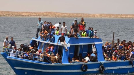 Почти 185 хил. мигранти са пристигнали в Европа през Средиземно море