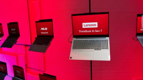 AI търсенето помогна на Lenovo да компенсира спада на пазара на компютри