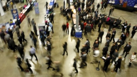 Заявките за помощи при безработица в САЩ се понижават в седмицата преди Коледа