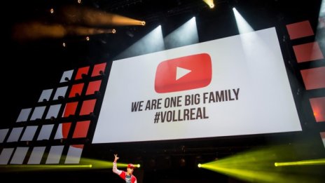 Австралийски политик осъди Google заради клеветнически клипове в YouTube