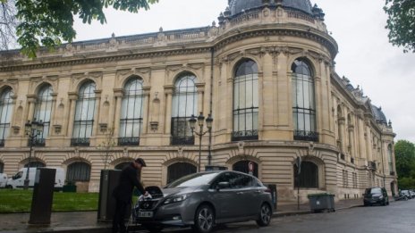 Франция затяга условията за препродажба на нови електромобили с цел печалба