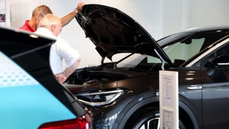 Какво се крие под капака на плановете на автомобилните концерни за електромобилите?