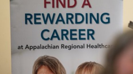 Молбите за помощи при безработица в САЩ намаляват за втора поредна седмица