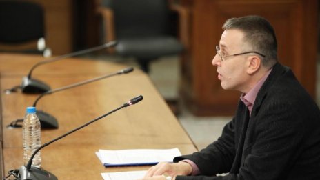 Заразените с коронавирус в България минаха психологическото ниво от 2000
