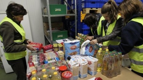 Защо 40% от дарителските организации не отчитат къде отиват събраните средства?