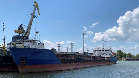 Десетки кораби са блокирани в Дунав край ключови украински пристанища