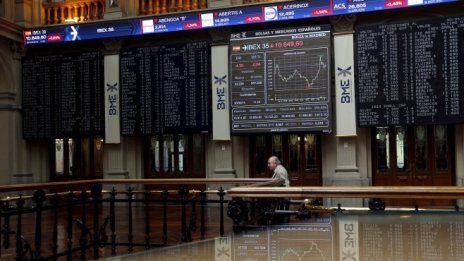 Отложеното решение за Каталуния успокои временно инвеститорите