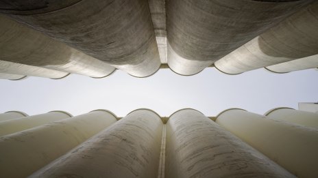 Как да решим поликризата?