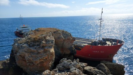 Водолази отново ще оглеждат около кораба Vera Su