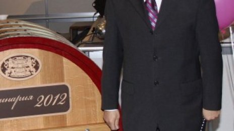 Винари наградиха жандармерията за опазването на лозята