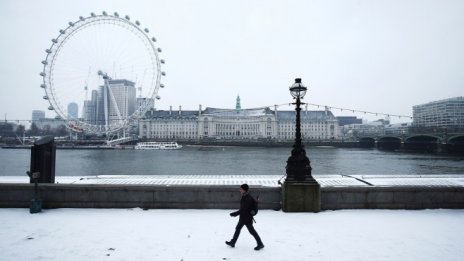 Активността в британското производство се е забавила до 8-месечно дъно
