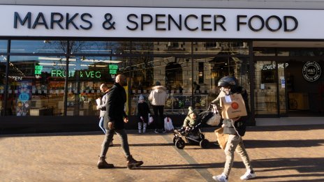 Marks & Spencer отвя конкурентите си през празничното пазаруване