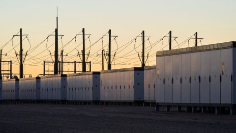 Китай спира строителството на нови заводи за батерии заради притеснения за капацитета