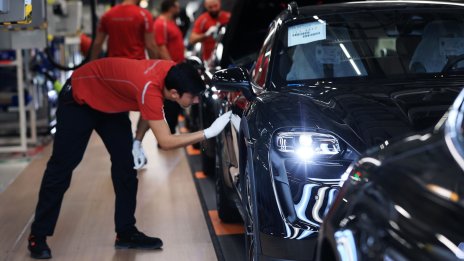 САЩ примамват батерийните концерни, които търсят спасение от скъпата енергия в Европа