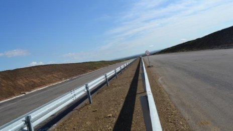 С нови предупредителни знаци по пътищата ще се повишава пътната безопасност