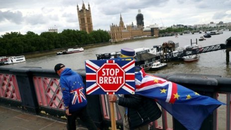 Политиката „Разделяй и владей” и отсрочка без цел е лош сигнал за Brexit