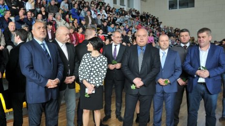 Откриха нова спортна зала във Вършец за близо 6 млн. лв.