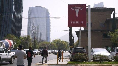 Стартът на производството в новия завод на Tesla в Мексико може да се забави до 2027 г.