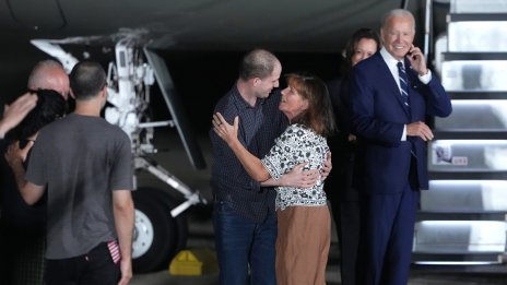 Поне двама дисиденти от последия обмен между Запада и Русия искат да се приберат в Русия