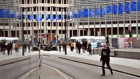 ЕС задейства новия механизъм за спиране на средства заради правонарушения