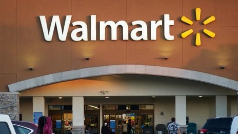 Walmart сви прогнозата за годишната си печалба