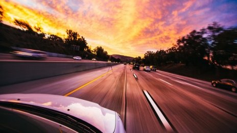 Защо трябва да караме с летни гуми през топлите месеци?