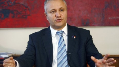 Сърбия моли Русия за нов кредит от 500 млн. долара, а не от 1 млрд.