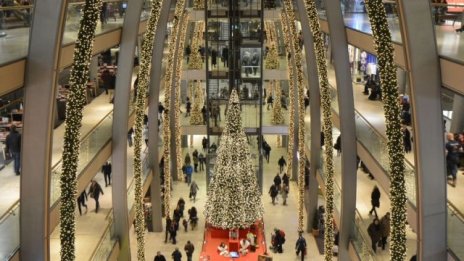 Библиотека и болница в мола, или рецепти за оцеляване на търговските центрове