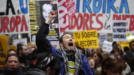 Standard and Poor's предупреждава за социално взривоопасна ситуация в еврозоната